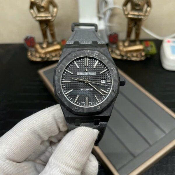Audemars Piguet Royal Oak 15400 41mm with Carbon Dial -