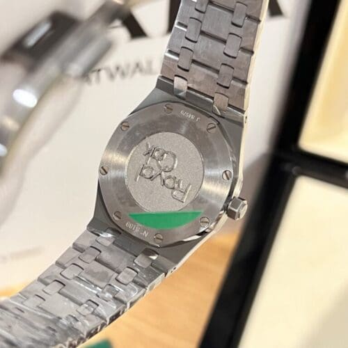 Audemars Piguet Royal Oak 33mm with Diamond Accents - Audemars Piguet Royal Oak 33mm with Diamond Accents -