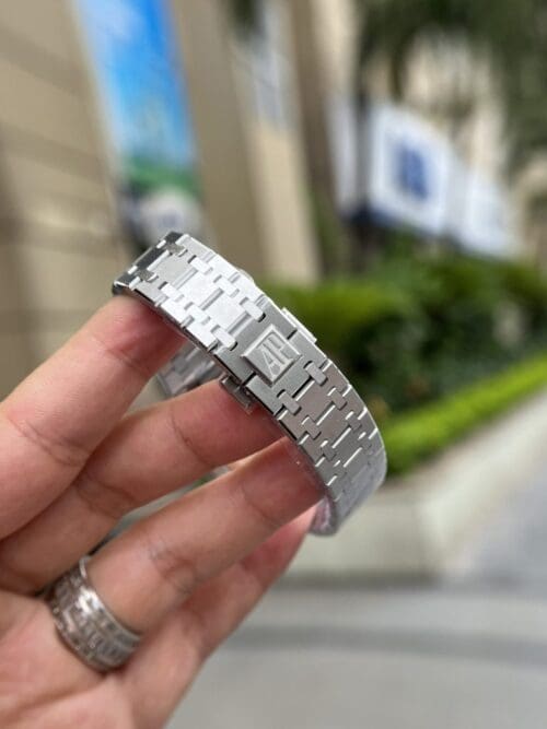 Audemars Piguet Royal Oak 34mm with Blue Dial and Metal Wire Bracelet - Audemars Piguet Royal Oak 34mm with Blue Dial and Metal Wire Bracelet -