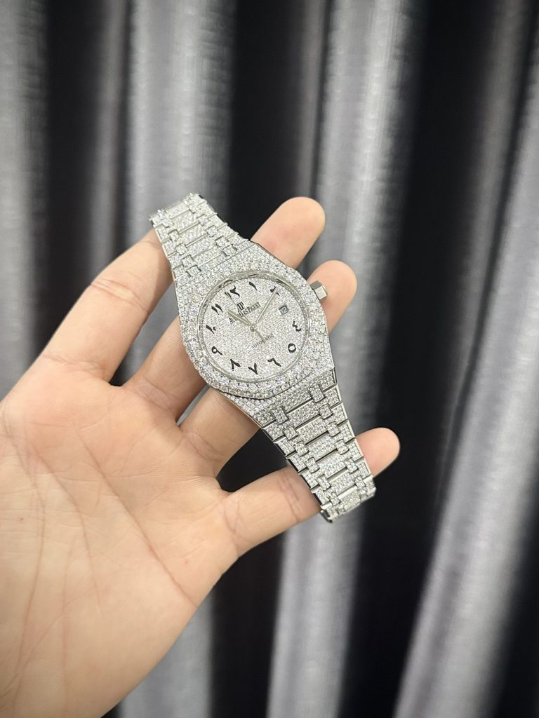 Audemars Piguet Royal Oak 41mm Custom with Moissanite Diamonds - Audemars Piguet Royal Oak 41mm Custom with Moissanite Diamonds -